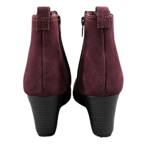 Clarks Crystal Quartz Suede Wedge Boots EUC Size 7W S2903 - Picture 12 of 12